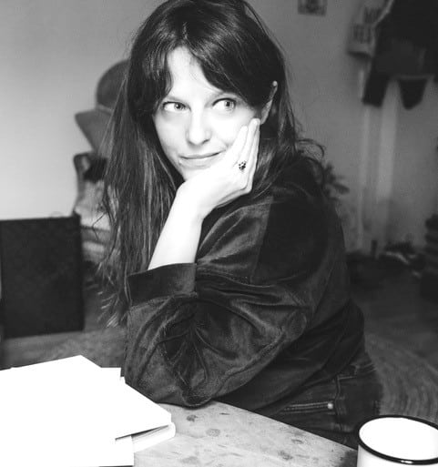 portrait de femme noir et blanc
